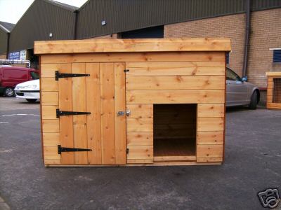 Deluxe Kennel